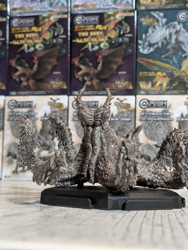 Figurine (~12cm) – Capcom Builder – CFB Vol. 29 – Monster Hunter Wilds – Nu Udra (Stone Version)