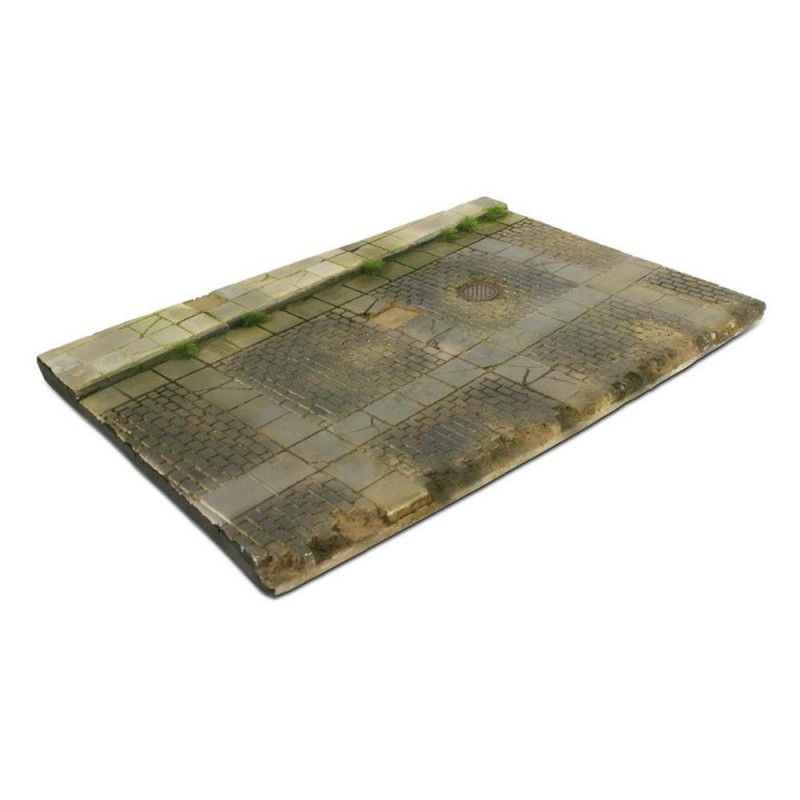 Vallejo : 1/35 ; socle en résine pour diorama (non peint) CM.31x21 - Rue pavée avec un drain